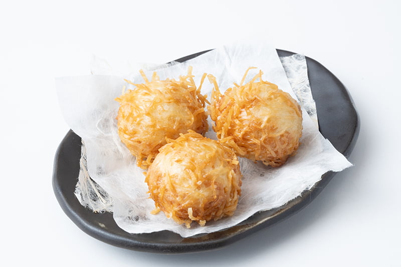 呼子朝市 木屋 揚げいかしゅうまい串 写真